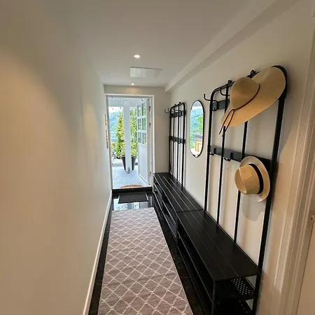 Apartment By The Fjord, With Boat And Jacuzzi Included Larsnes
