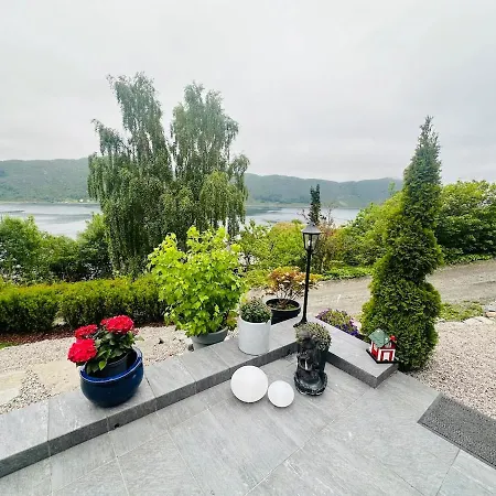 Apartment By The Fjord, With Boat And Jacuzzi Included *