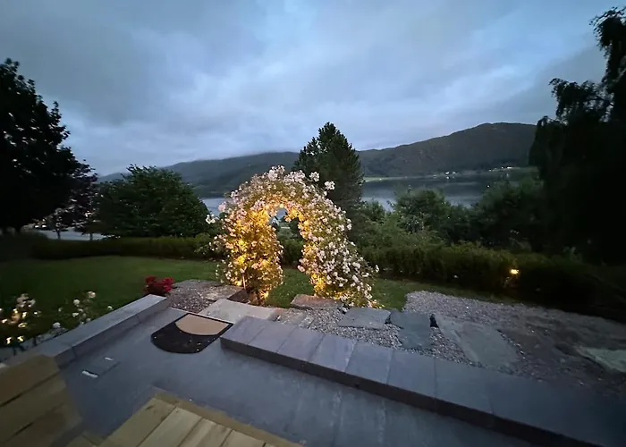 Leilighet By The Fjord, With Boat And Jacuzzi Included *