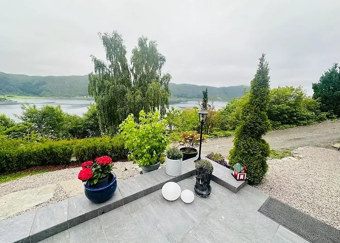 Leilighet By The Fjord, With Boat And Jacuzzi Included *