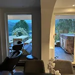 By The Fjord, With Boat And Jacuzzi Included Leilighet