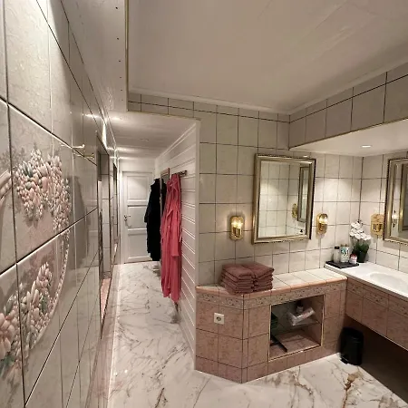 Apartament By The Fjord, With Boat And Jacuzzi Included