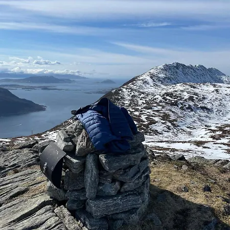 By The Fjord, With Boat And Jacuzzi Included Apartament Larsnes